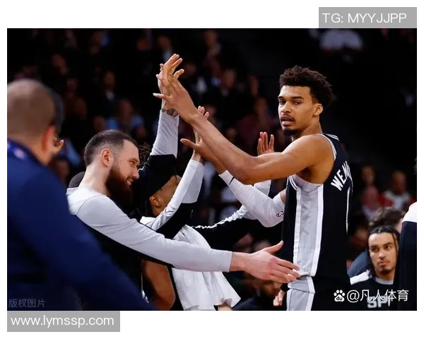 2013年马刺与步行者激战回顾：经典对决与精彩瞬间分析